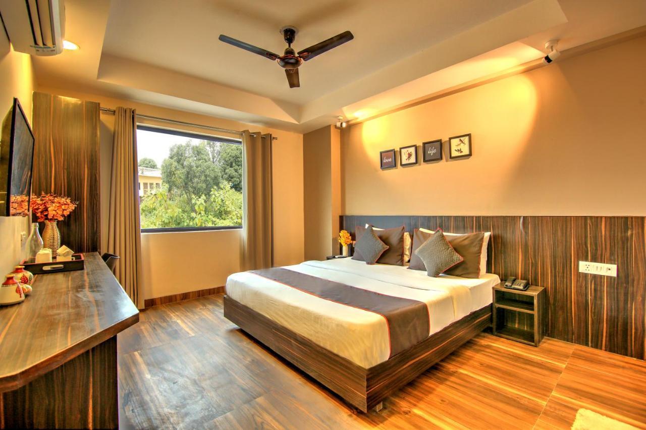 Artisan Rooms New Delhi Bagian luar foto